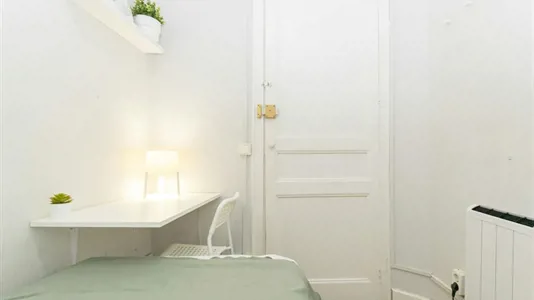 Rooms in Barcelona Eixample - photo 2