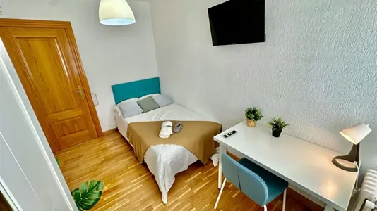 Rooms in Zaragoza - photo 2