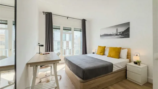 Rooms in Barcelona Eixample - photo 1