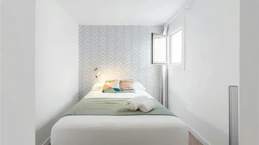 Rooms in Barcelona Ciutat Vella - photo 1