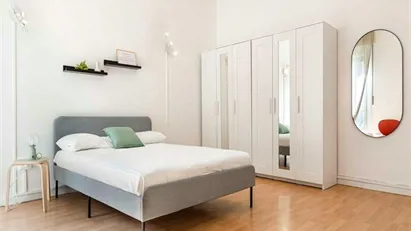 Room for rent in Milano Zona 8 - Fiera, Gallaratese, Quarto Oggiaro, Milan