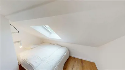 Room for rent in Boulogne-Billancourt, Île-de-France