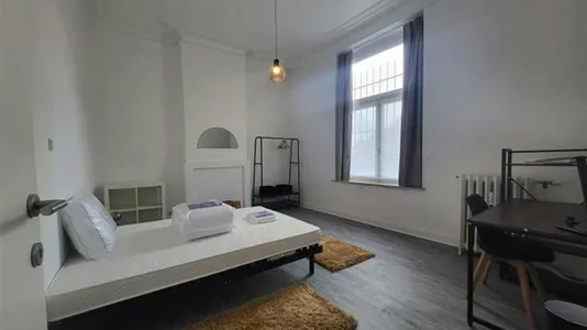 Rooms in Charleroi - photo 1