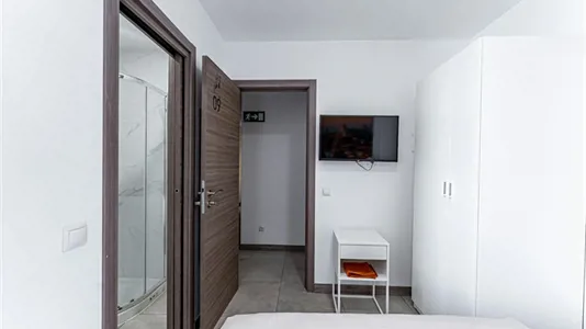 Rooms in Madrid Centro - photo 3