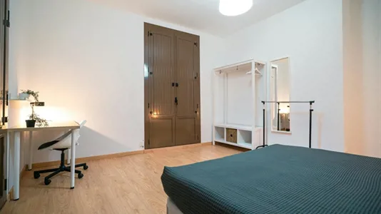 Rooms in Barcelona Ciutat Vella - photo 2