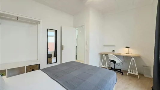 Rooms in Barcelona Ciutat Vella - photo 2