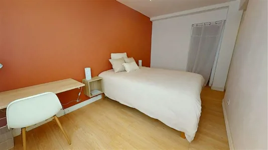 Rooms in Saint-Étienne - photo 3