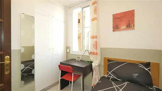 Rooms in Barcelona Ciutat Vella - photo 2