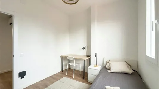 Rooms in Barcelona Eixample - photo 3