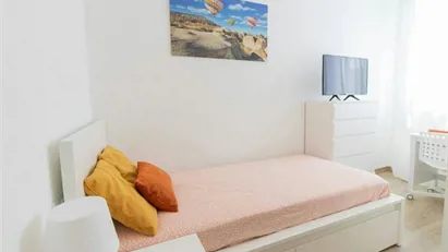 Room for rent in Milano Zona 9 - Porta Garibaldi, Niguarda, Milan