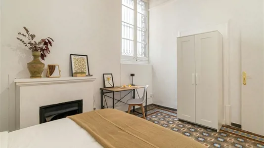 Rooms in Barcelona Ciutat Vella - photo 2