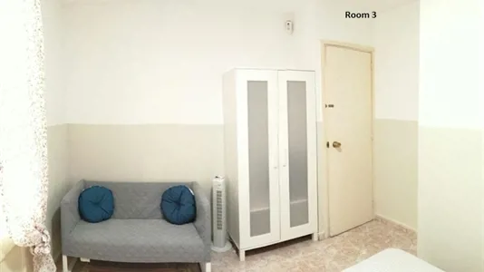 Rooms in Barcelona Ciutat Vella - photo 2