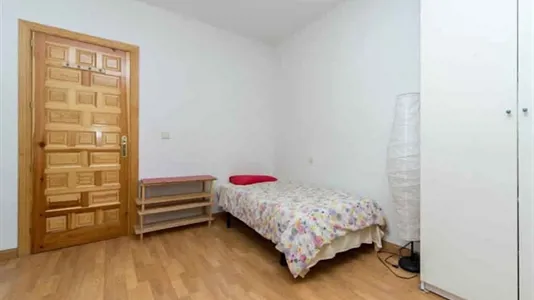 Rooms in Madrid Centro - photo 2