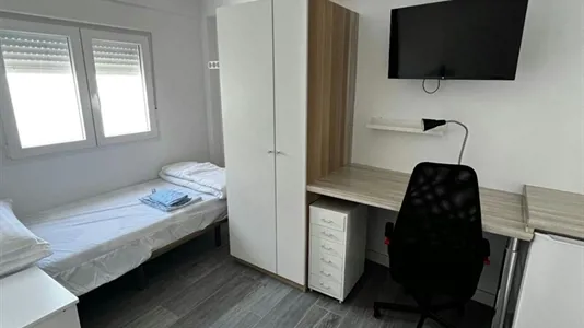 Rooms in Zaragoza - photo 3