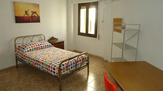 Rooms in Córdoba - photo 1