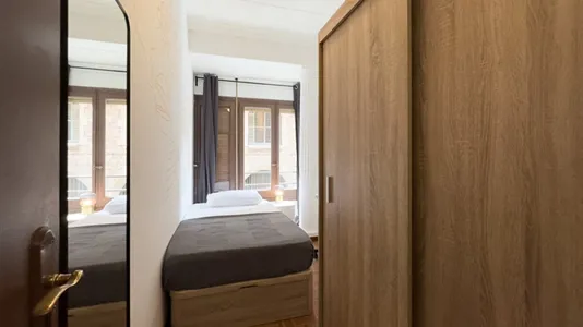 Rooms in Barcelona Ciutat Vella - photo 2