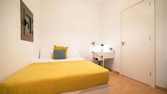 Rooms in Barcelona Ciutat Vella - photo 2