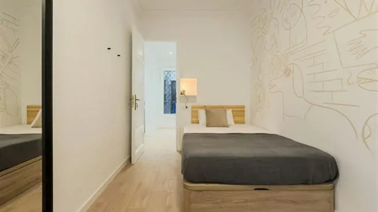 Rooms in Barcelona Ciutat Vella - photo 2