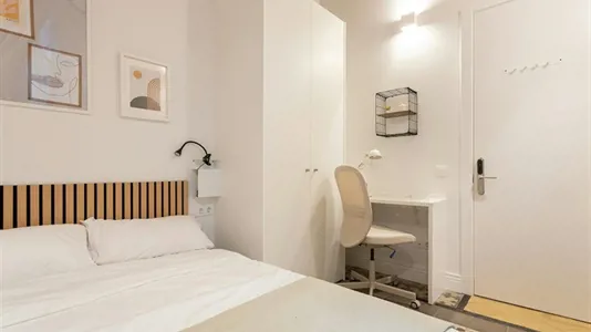 Rooms in Barcelona Eixample - photo 3