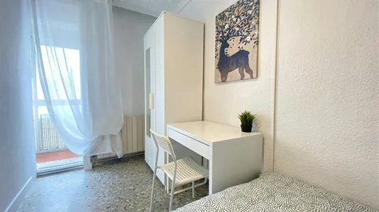 Rooms in Adaro - photo 1