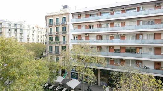 Apartments in Barcelona Eixample - photo 3