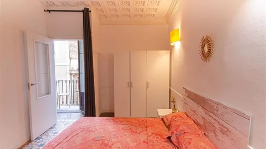 Rooms in Barcelona Ciutat Vella - photo 2