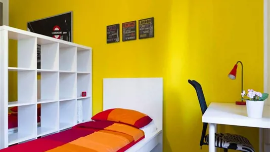 Rooms in Milano Zona 8 - Fiera, Gallaratese, Quarto Oggiaro - photo 1