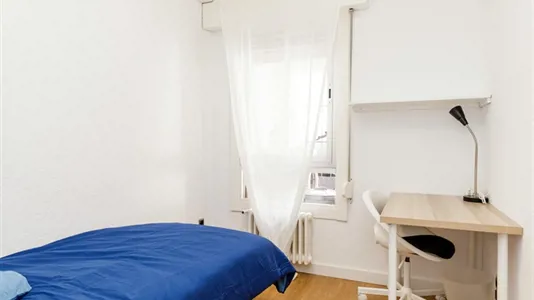 Rooms in Zaragoza - photo 3