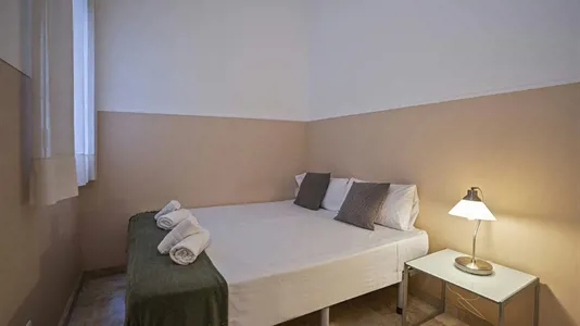 Rooms in Barcelona Ciutat Vella - photo 3