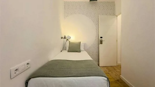 Rooms in Barcelona Ciutat Vella - photo 1