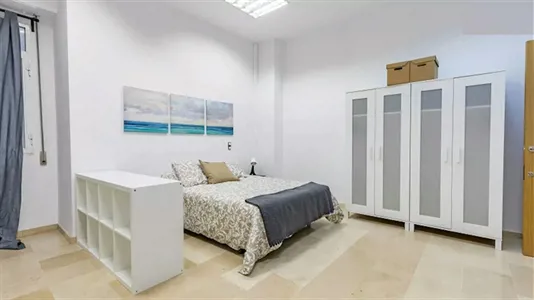 Rooms in Valencia Ciutat Vella - photo 1