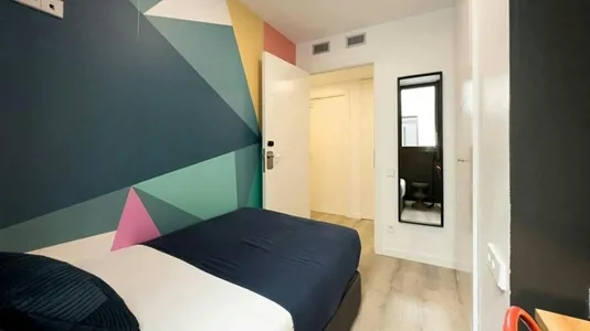 Rooms in Barcelona Ciutat Vella - photo 2