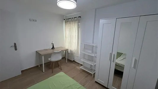 Rooms in Zaragoza - photo 3