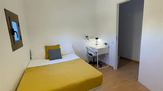 Rooms in Barcelona Ciutat Vella - photo 2