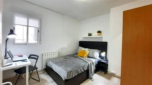 Rooms in Madrid Usera - photo 1