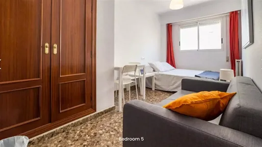 Rooms in Valencia Camins al Grau - photo 3