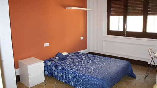 Rooms in Barcelona Ciutat Vella - photo 1