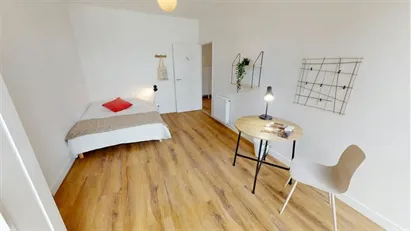 Room for rent in Nanterre, Île-de-France