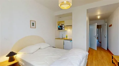 Room for rent in Pontoise, Île-de-France