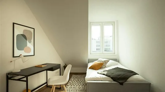 Rooms in Berlin Charlottenburg-Wilmersdorf - photo 3