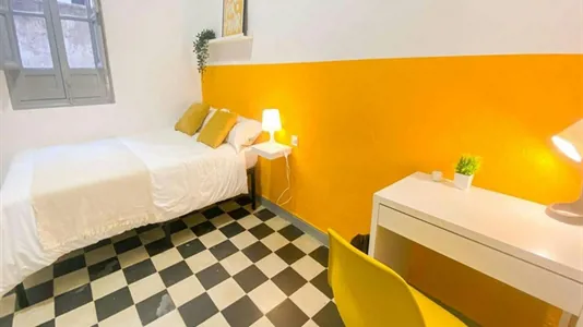 Rooms in Granada - photo 1