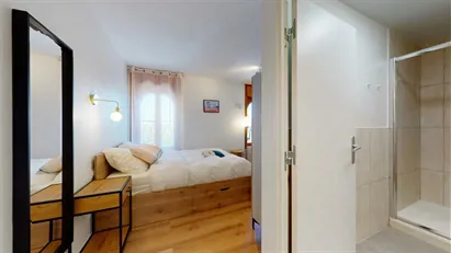 Room for rent in Créteil, Île-de-France