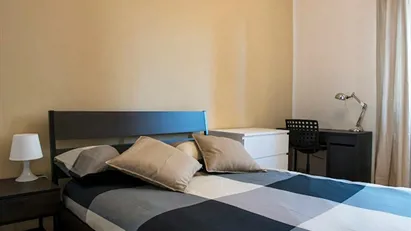 Room for rent in Milano Zona 6 - Barona, Lorenteggio, Milan