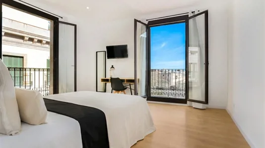 Rooms in Barcelona Ciutat Vella - photo 1