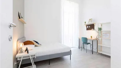 Room for rent in Milano Zona 6 - Barona, Lorenteggio, Milan