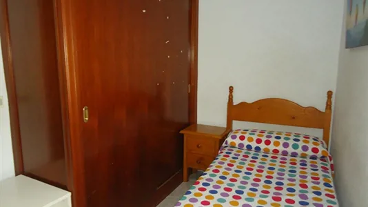 Rooms in Córdoba - photo 2