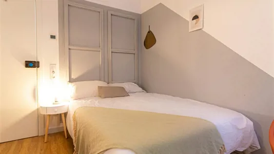 Rooms in Barcelona Ciutat Vella - photo 1