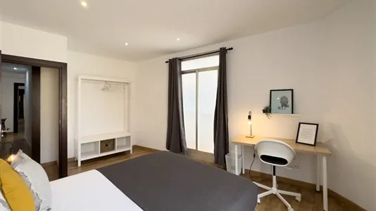 Rooms in Barcelona Ciutat Vella - photo 3