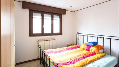 Room for rent in Milano Zona 6 - Barona, Lorenteggio, Milan